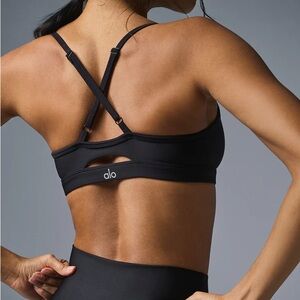 Alo yoga airlift intrigue bra